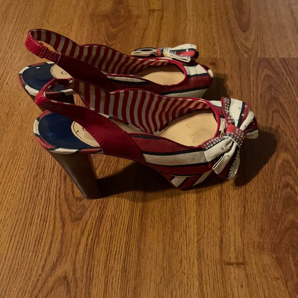 Gianni Bini red white and blue heels